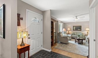 486 Ironwood Dr, Ballwin, MO 63011