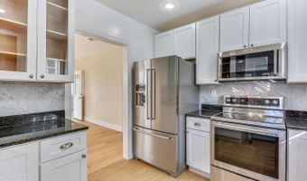 8908 GRANT St, Bethesda, MD 20817