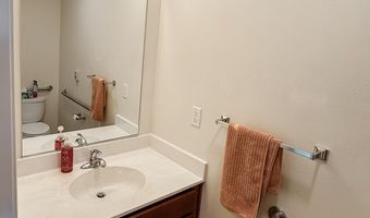 2205 Green Hills Dr 1401, Ames, IA 50014
