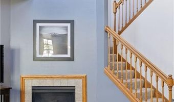 15340 Founders Ln 203, Apple Valley, MN 55124