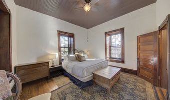 405 W Avenue E, Alpine, TX 79830