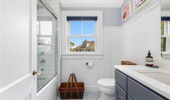 41 Hunter Ave, Newport, RI 02840