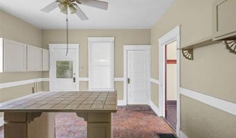 912 Tremont St, Alton, IL 62002