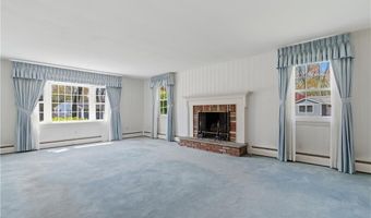 2 High Ridge Dr, Cumberland, RI 02864