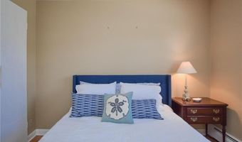 70 Carroll Ave 509, Newport, RI 02840
