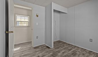 92 Bayview Pkwy, Middletown, RI 02842