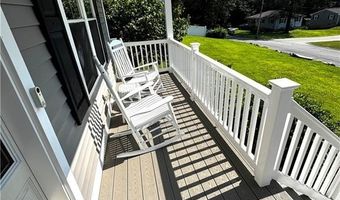 37 Iroquois Rd, Cumberland, RI 02864