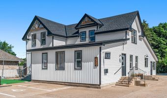 623 E Main St, Anoka, MN 55303