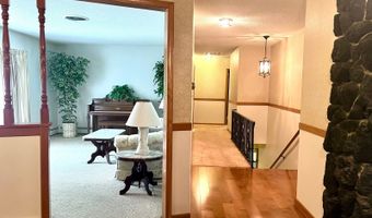 1203 Oak Ave, Aurora, MO 65605