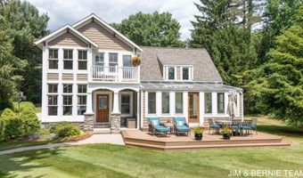 3235 Lakeview Dr, Allegan, MI 49010