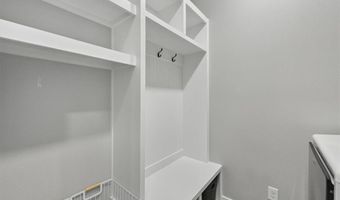803 NE Lakota Dr, Adrian, MO 64720