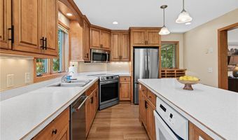 12852 Essex Way, Apple Valley, MN 55124