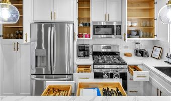 425 Golden Valley Dr, Henderson, NV 89002