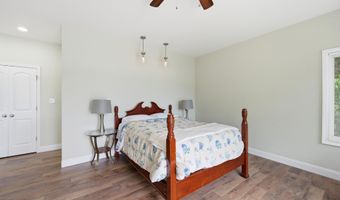 22125 Driftwood Ln, Abingdon, VA 24211