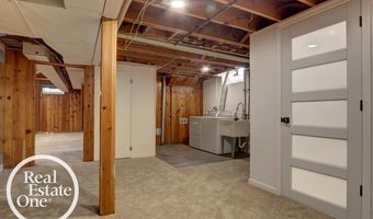 15560 Mclain Ave, Allen Park, MI 48101