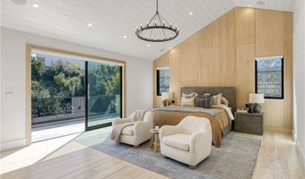 4050 Contera Rd, Encino, CA 91436