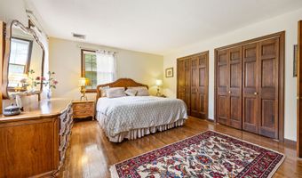 620 Riverside Dr, Cheshire, CT 06410