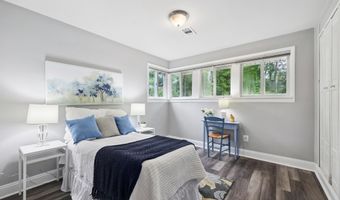 7400 BRADDOCK Rd, Annandale, VA 22003