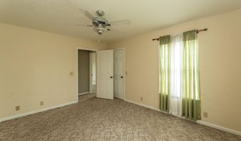133 Lake Lure Cir, Alma, GA 31510