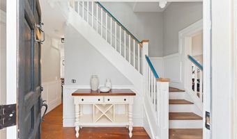 6 Knowlton Ct, Bristol, RI 02809