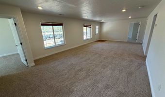 66 Bergeson Dr, Blackfoot, ID 83204