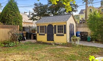 17 Everett St, Newport, RI 02840