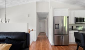 15 Birch Rd, Cumberland, RI 02864