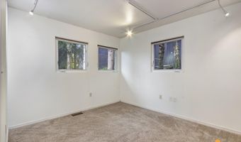 1558 E St, Anchorage, AK 99501