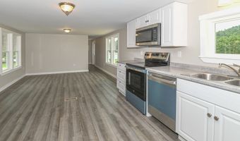 34 Cricket Ln, Sebago, ME 04029