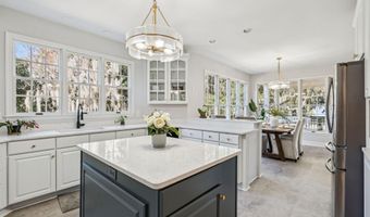 210 Old Plantation Dr W, Beaufort, SC 29907