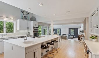 20 Carter Ln, Andover, MA 01810
