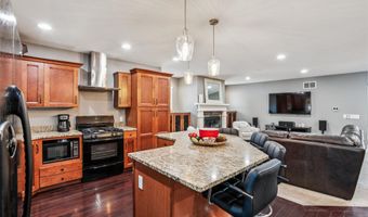 2716 53rd St, Des Moines, IA 50310