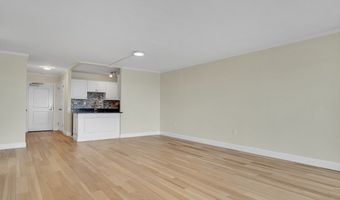 8 Whittier Pl 22B, Boston, MA 02114