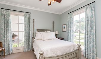 17744 Pecan Shadows Dr, Baton Rouge, LA 70810