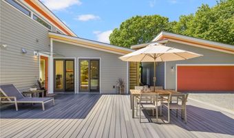 621 E Shore Rd, Jamestown, RI 02835