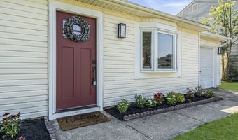 8 Mizzen Dr, Barnegat, NJ 08005