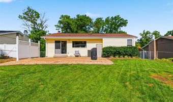 254 Village Mead Dr, Ballwin, MO 63021