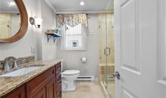 1958 Cranston St, Cranston, RI 02920