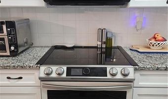121 Roxbury Ct, Advance, NC 27006