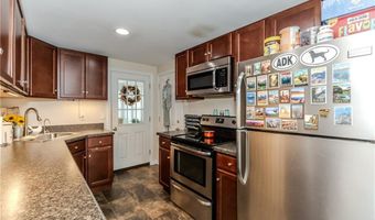 122 New Rd, East Providence, RI 02916