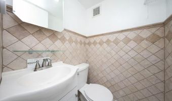 246 Jamie Ln, Staten Island, NY 10312