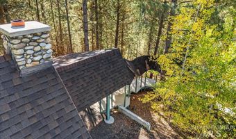 9734 Moore Dr, Cascade, ID 83611