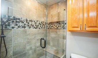 1904 Mayflower Rd, Bentonville, AR 72713
