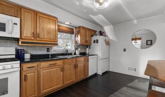 325 S LEE St, Appleton, WI 54915