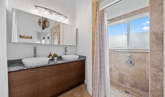 1461 Aunauna St, Kailua, HI 96734