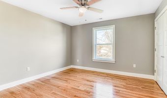 2 Railroad Ave, Bayville, NJ 08721