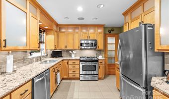 1460 Medford Dr, Charlotte, NC 28205
