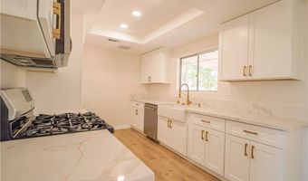 21211 VALENCIA St, Apple Valley, CA 92308
