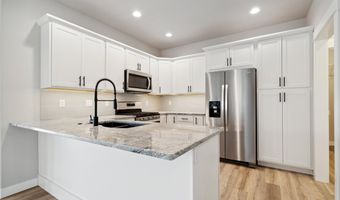 1301 Berkshire Ln, North Liberty, IA 52317
