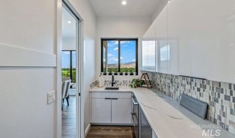 3492 E Heartleaf Dr, Boise, ID 83716